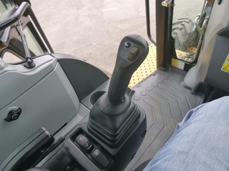 2023-caterpillar-420-xe-image-19