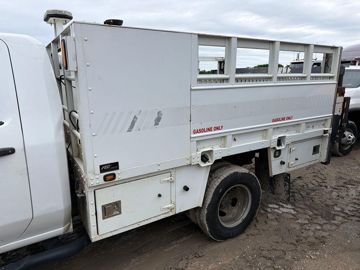 2021-chevrolet-3500hd-image-9