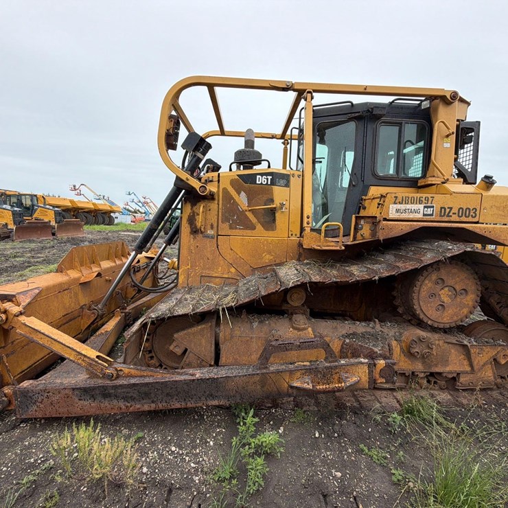 CATERPILLAR D6T LGP