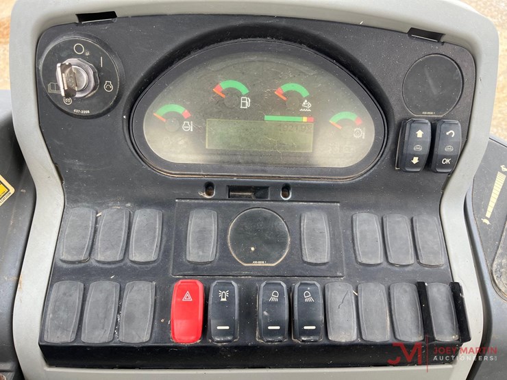 2018-caterpillar-416f2-image-11