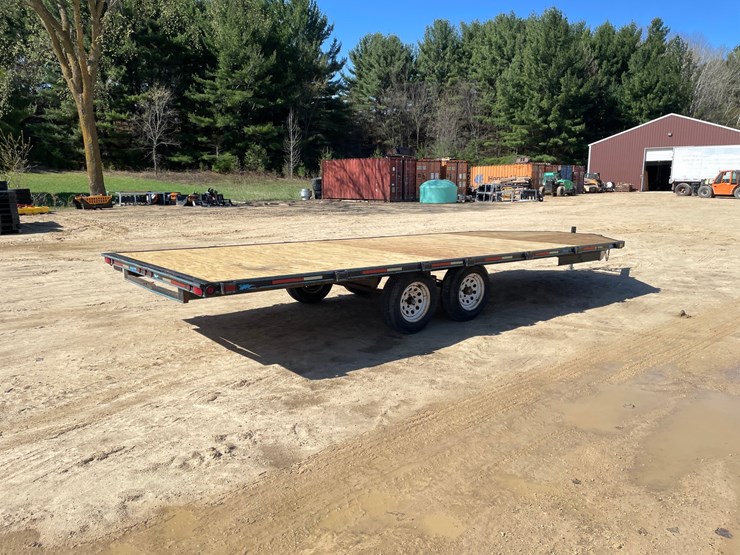 #2011-•-4-place-22'-snowmobile-trailer-(no-title)-image-5