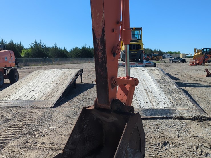2019-hitachi-zx135us-6-image-8