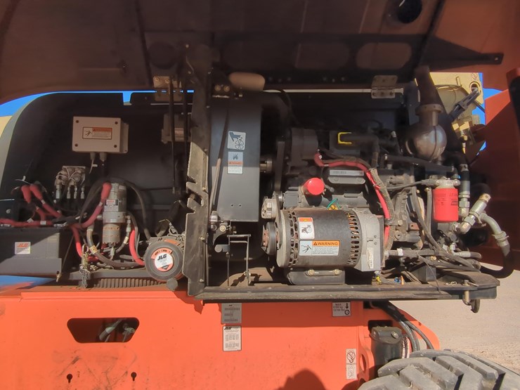 2018-jlg-600s-image-14