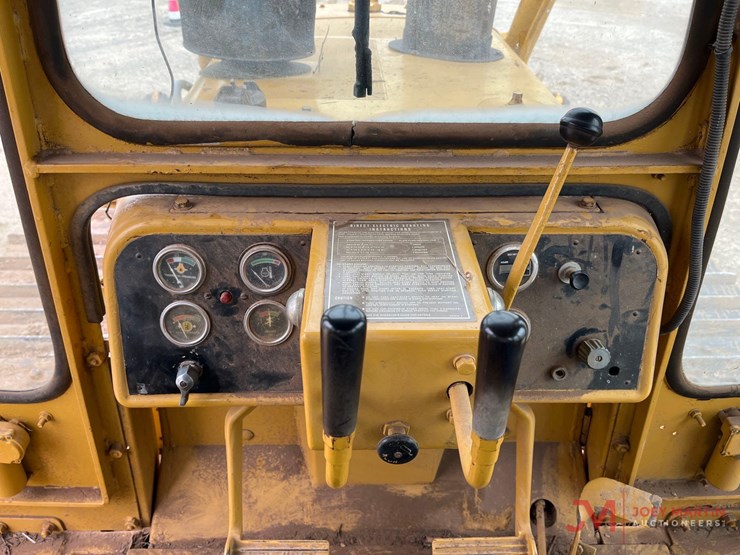 caterpillar-d6d-image-13