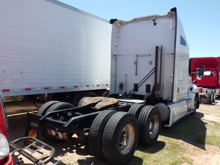 2022-kenworth-t680-image-8