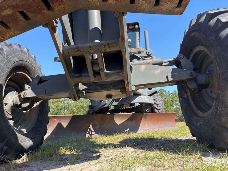 1986-deere-570a-image-35