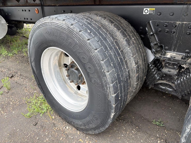 2016-kenworth-t880-image-10