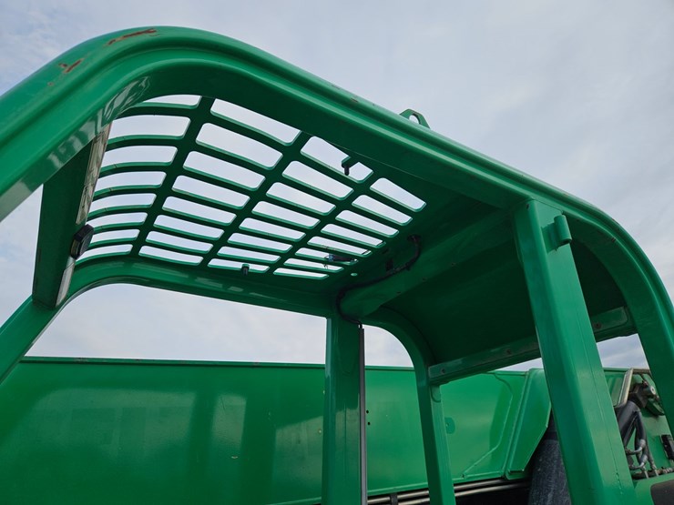 2016-jlg-8042-image-6