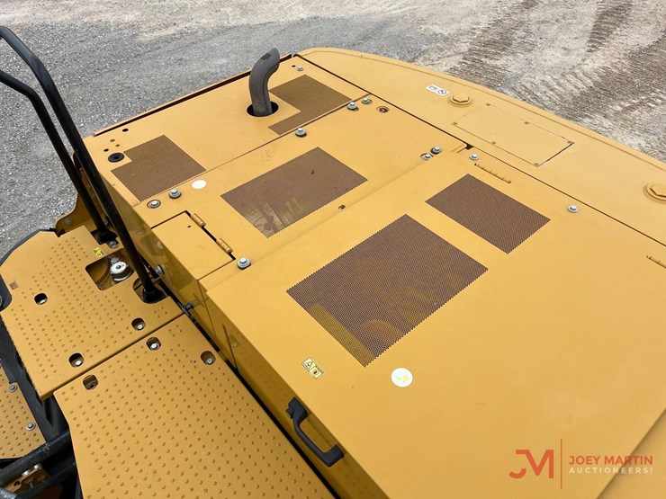 caterpillar-320-image-10