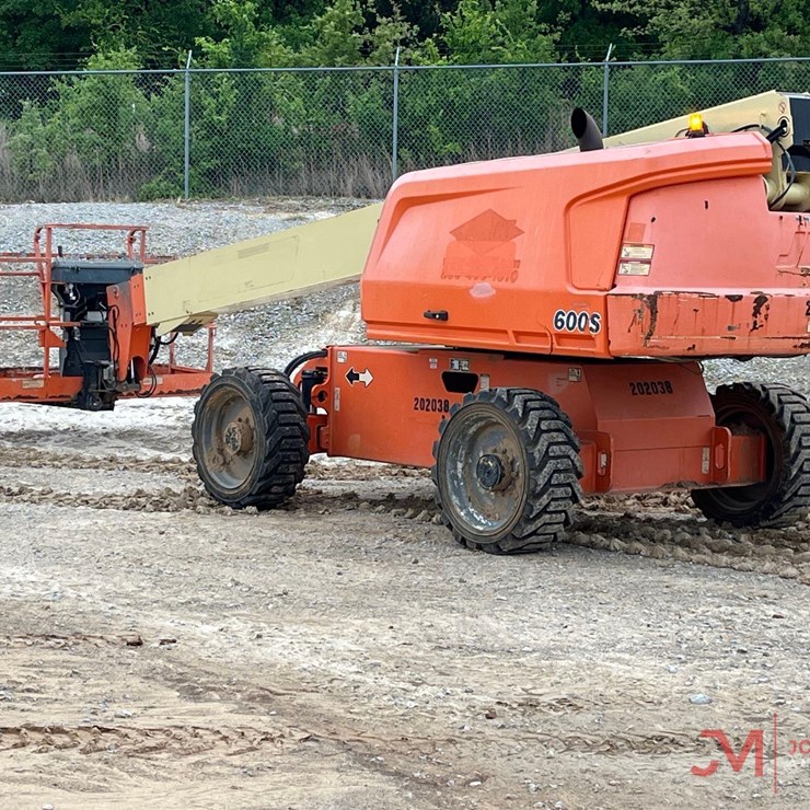 2018 JLG 600S