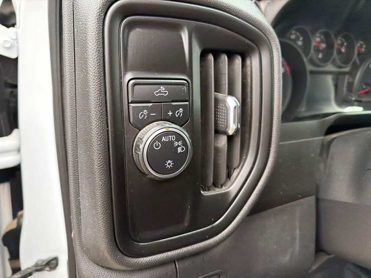 2020-chevrolet-1500-image-20
