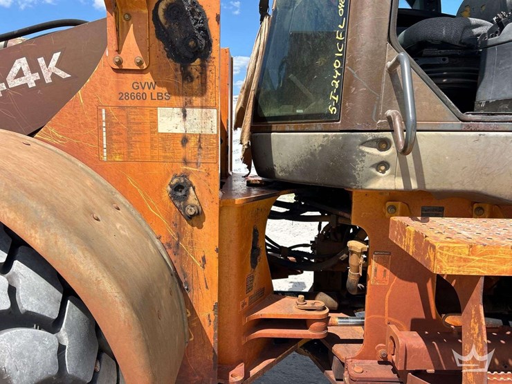 2013-deere-544k-image-21