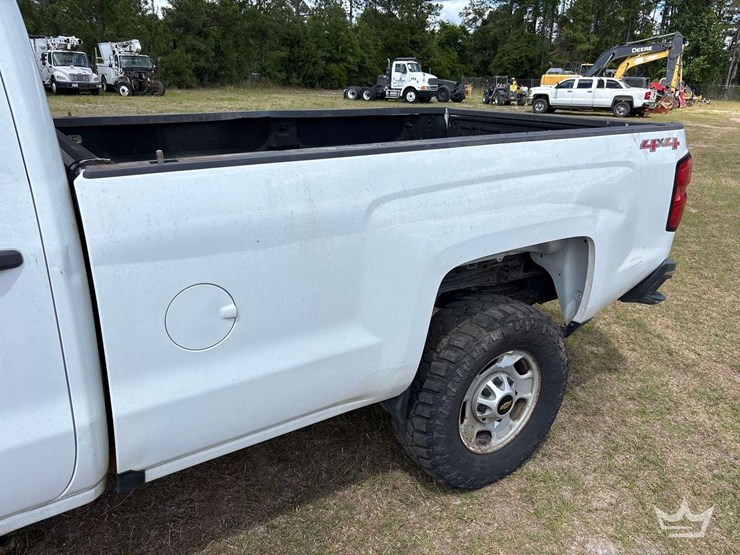 2015-chevrolet-silverado-2500hd-image-7