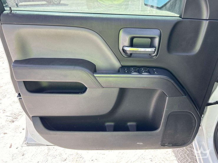 2015-chevrolet-silverado-1500-image-16