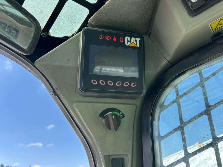2014-caterpillar-259d-image-19