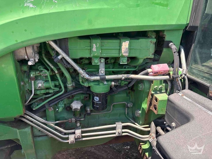 2016-john-deere-6135e-image-7