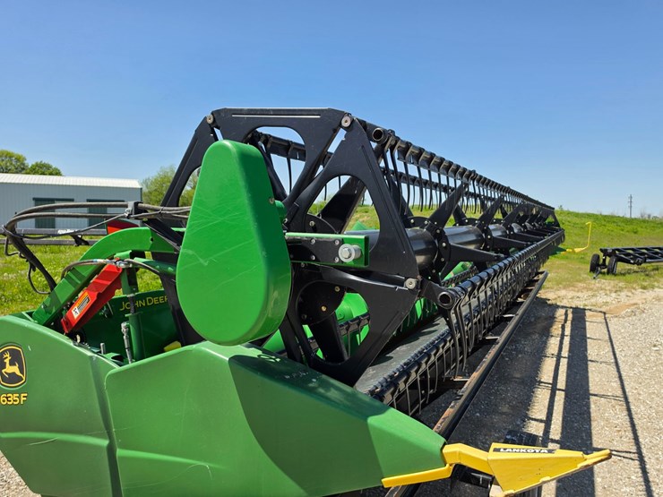 2015-john-deere-635f-image-2