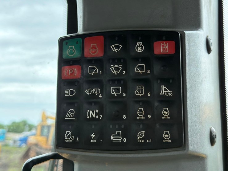 2022-deere-700l-xlt-image-26