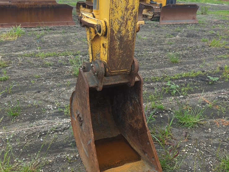 2023-kobelco-sk140sr-lc-7-image-6