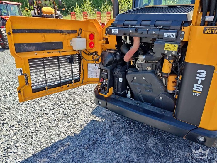 2024-jcb-3ts-8t-image-9