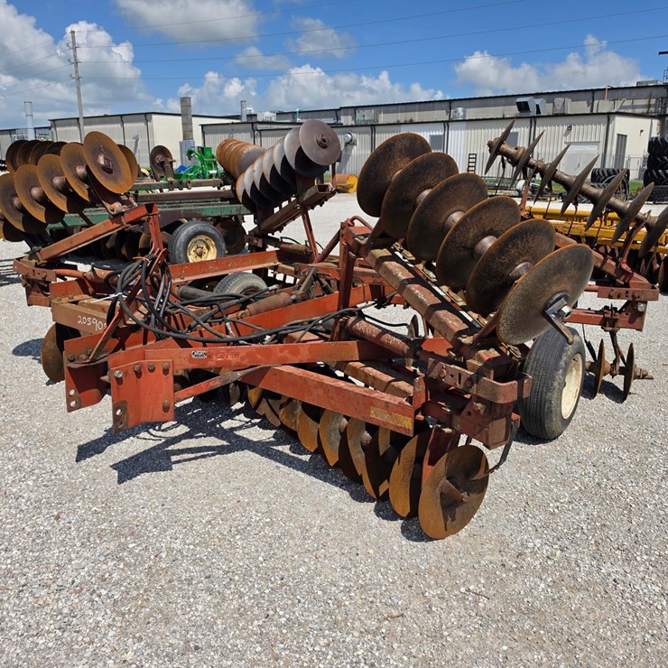 INTERNATIONAL 475