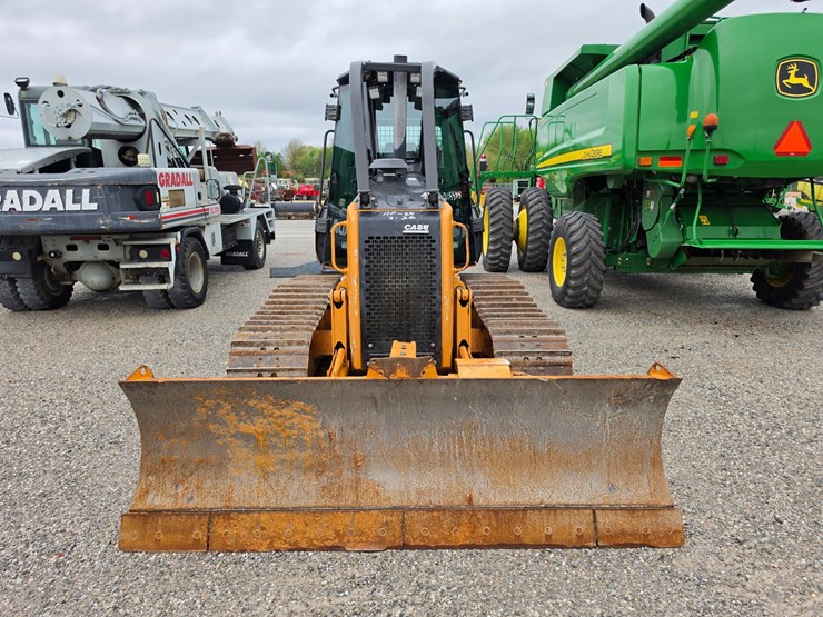 2015-case-650l-wt-image-2