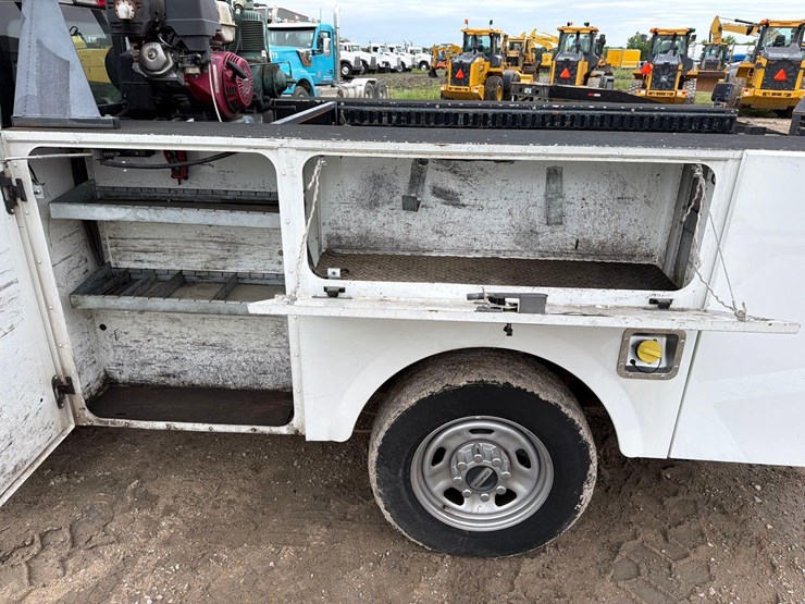 2021-ford-f350-image-7