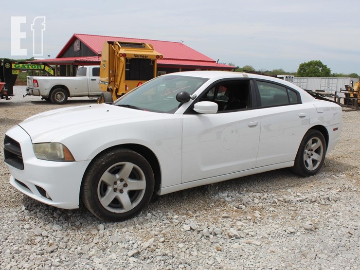 2014-dodge-charger-image-1