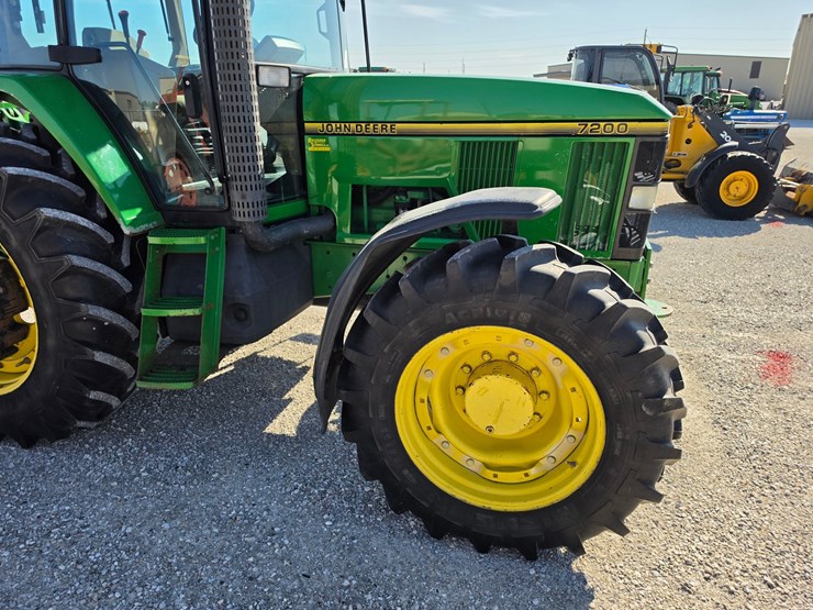 1994-john-deere-7200-image-19