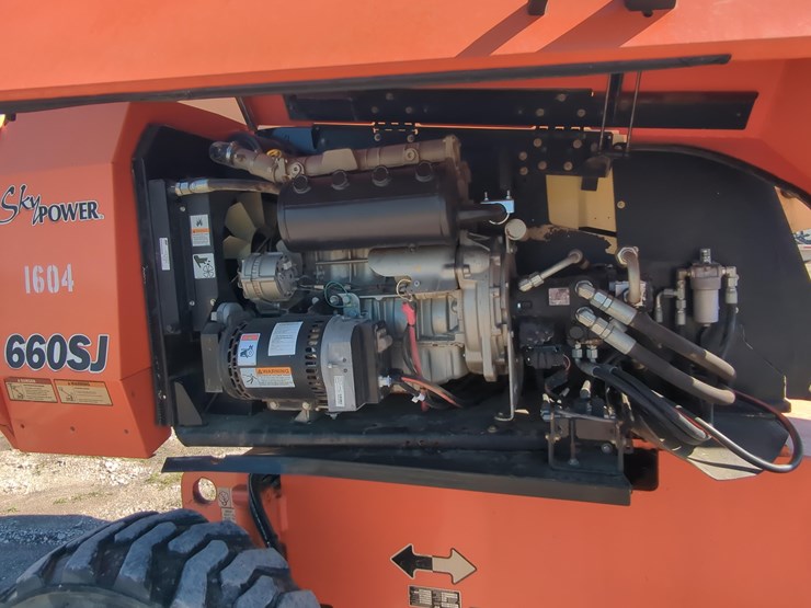 2017-jlg-660sj-image-12