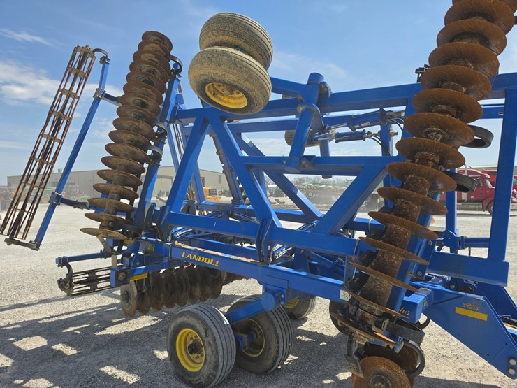 2010-landoll-7431-29-image-15