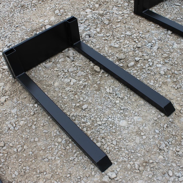 SKIDSTEER PALLET FORKS