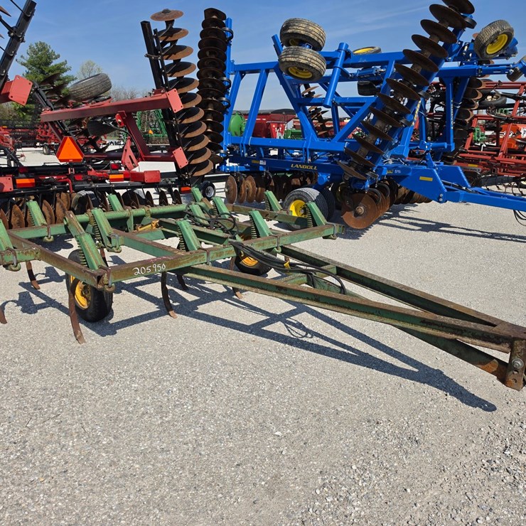 JOHN DEERE 1600