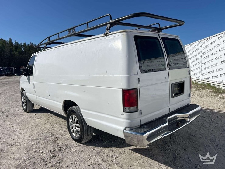 2008-ford-cargo-image-4
