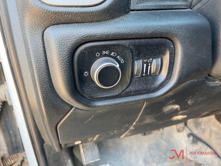 2019-ram-3500-hd-image-32