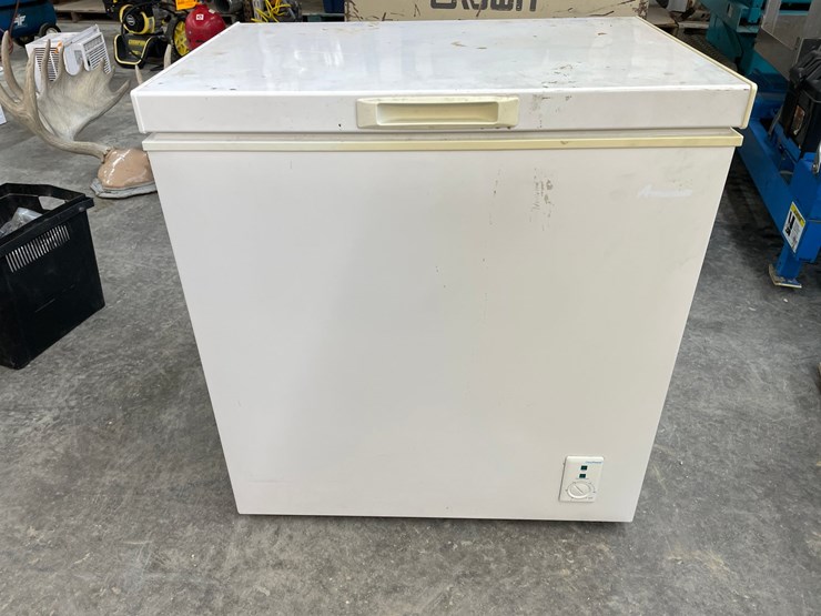 #6720-•-amana-chest-freezer-image-2