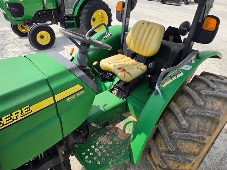 2006-john-deere-5325-image-12