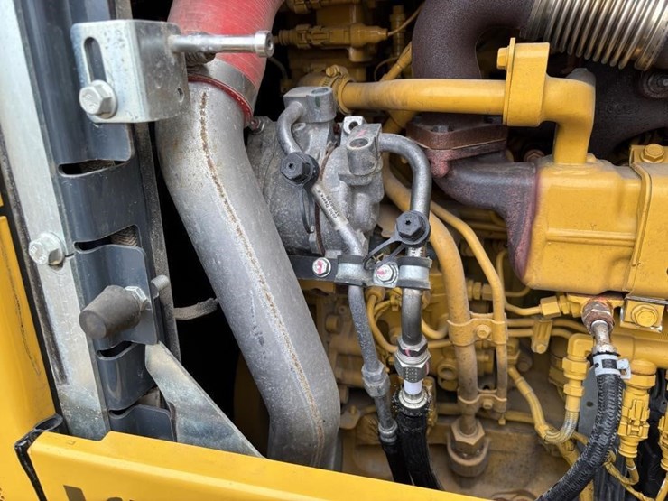 2023-john-deere-544-image-45