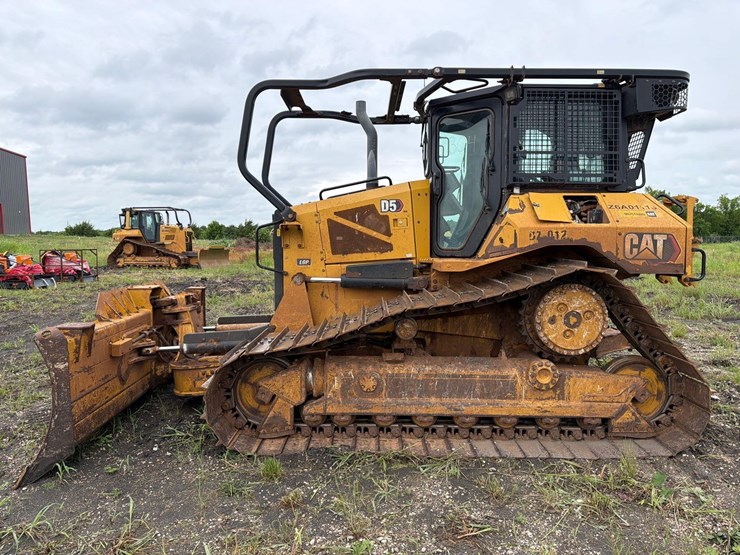 2021-caterpillar-d5-lgp-image-1