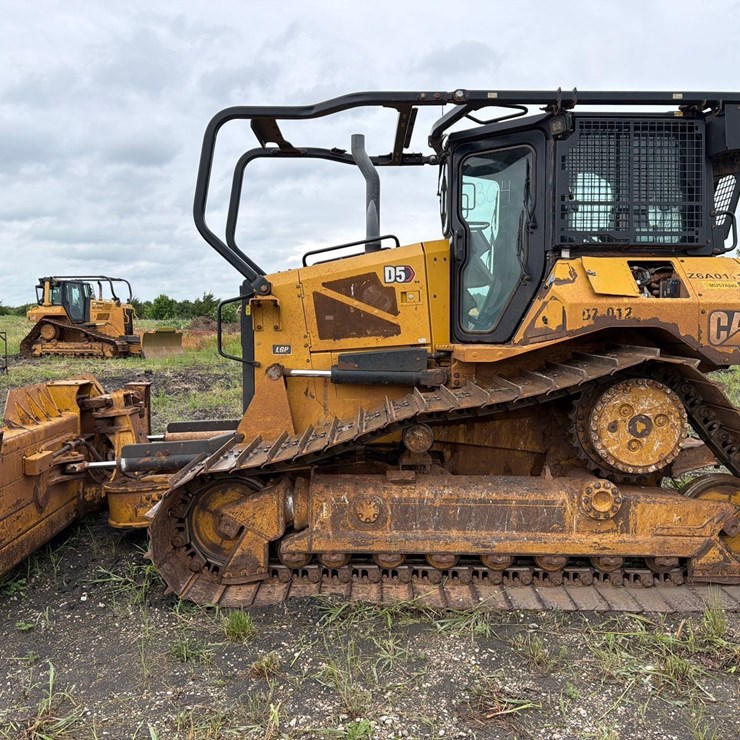 2021 CATERPILLAR D5 LGP