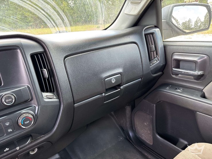 2015-chevrolet-silverado-2500hd-image-22
