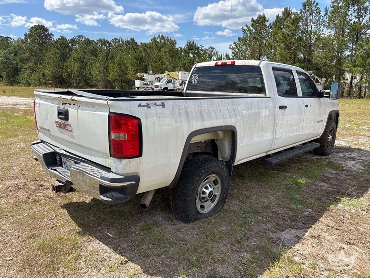 2015-gmc-sierra-2500hd-image-3