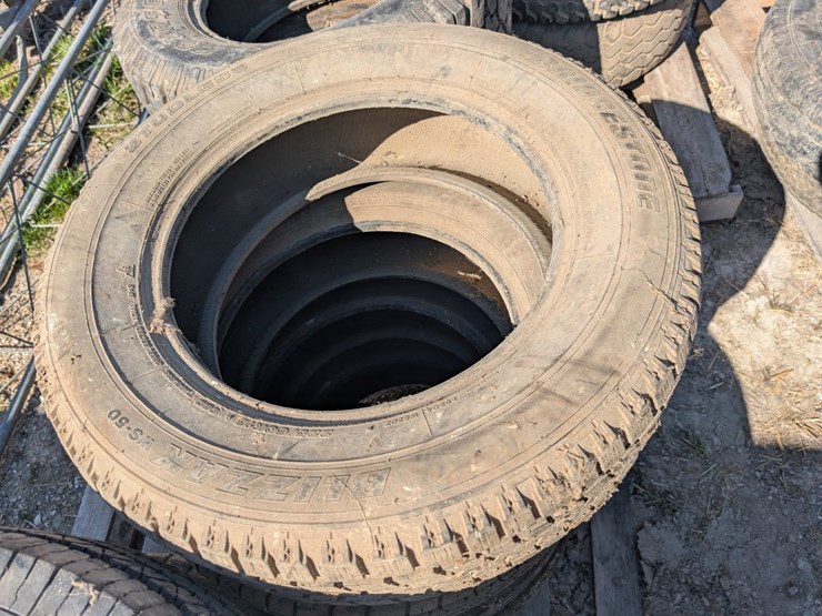 #5491-•-pallet-of-tires-image-3