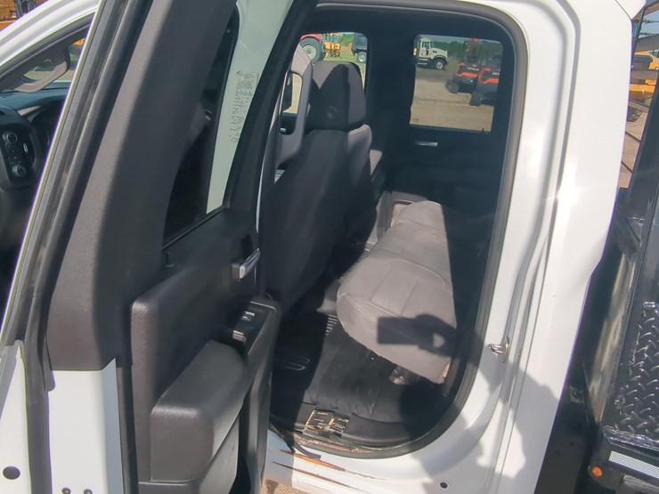 2022-chevrolet-2500-image-8