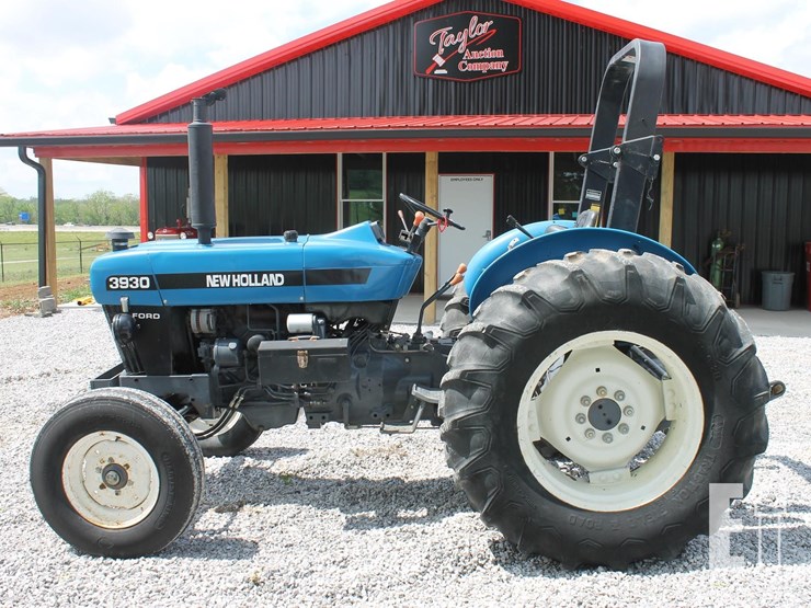 new-holland-3930-image-2