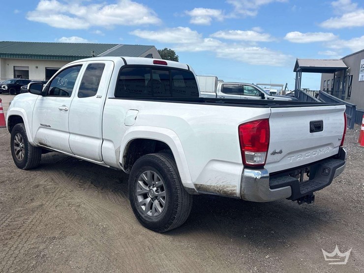 2017-toyota-tacoma-image-4