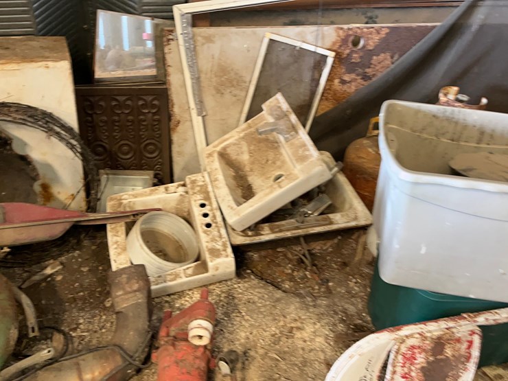 farm-supplies-**sold-onsite-only,-no-online-bids-will-be-accepted**-image-10