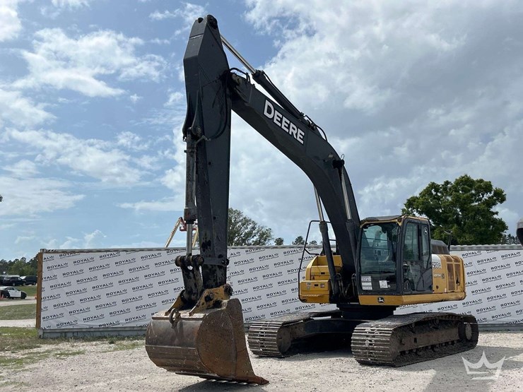 2016-deere-250g-lc-image-1