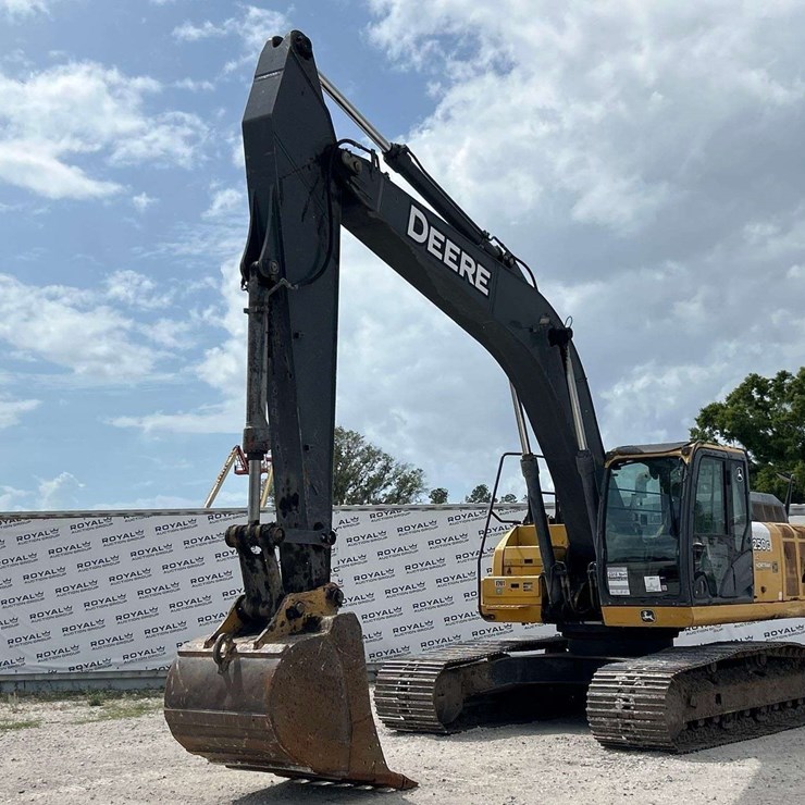 2016 DEERE 250G LC