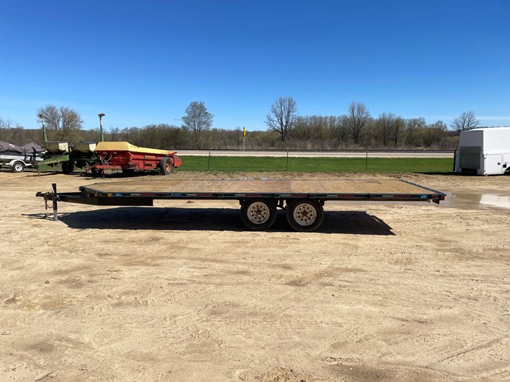 #2011-•-4-place-22'-snowmobile-trailer-(no-title)-image-8